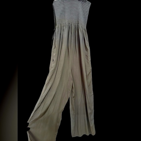 Michael Stars Maria Smocked Wide Leg
Jumpsuit. Olive green size large NWOT‎ - Picture 6 of 8